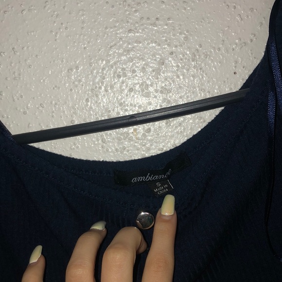 Top - Picture 2 of 3